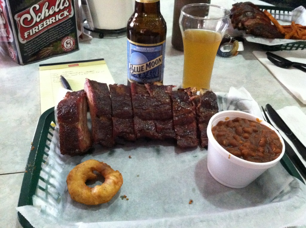 I ordered a 1/2 Rack of Ribs, smoked beans, and washed it down with a Blue Moon.